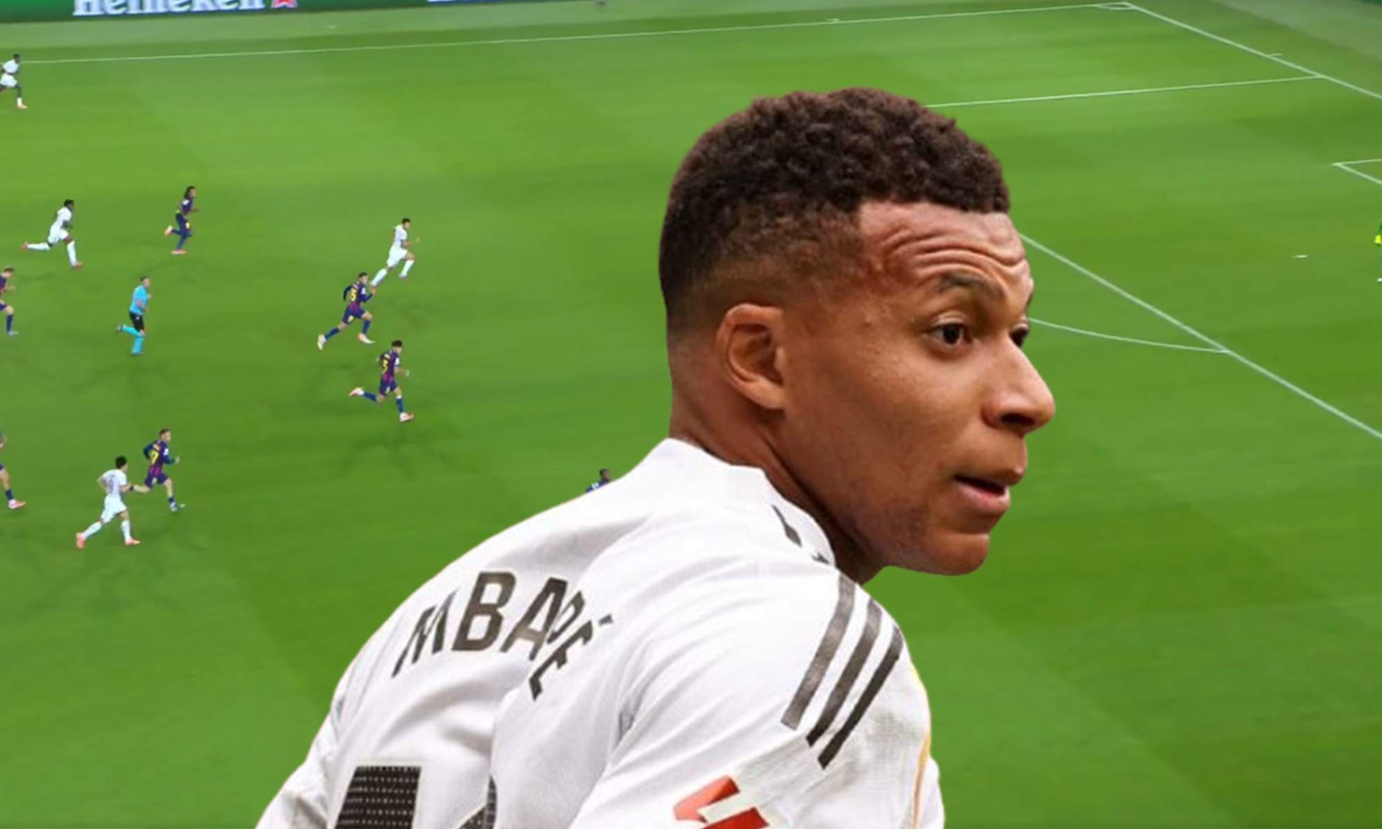 Kylian Mbappé con la camiseta del Real Madrid y una captura del Barcelona - PSG.