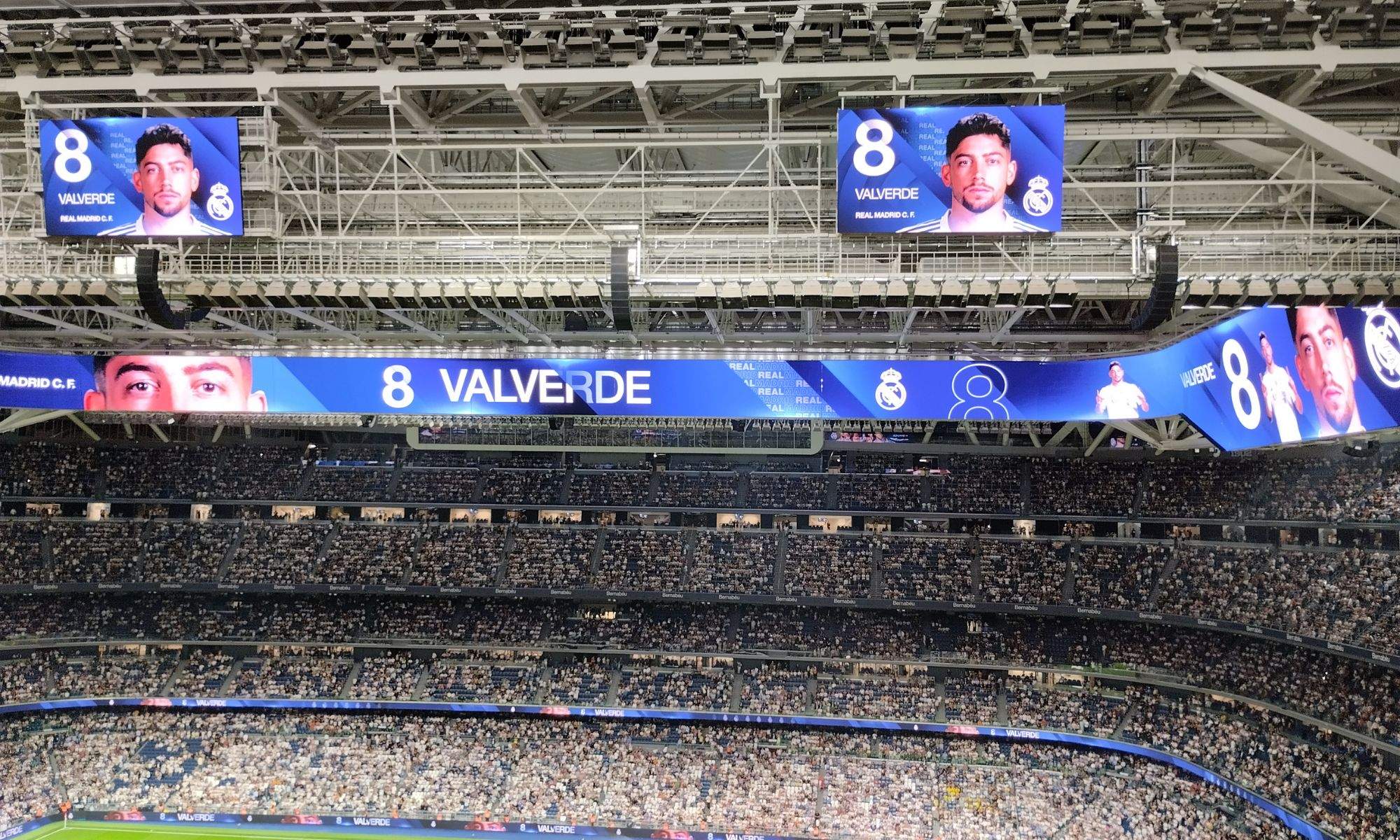 El Santiago Bernabéu recibió a Fede Valverde como un partido más