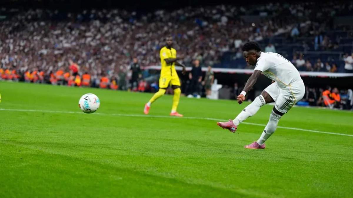 El disparo de Vinicius para abrir el marcador ante el Villarreal.