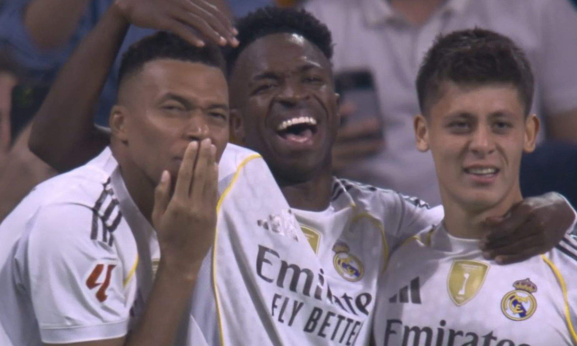 Kylian Mbappé, Vinícius Jr. y Arda Güler celebran un gol anotado al Villarreal