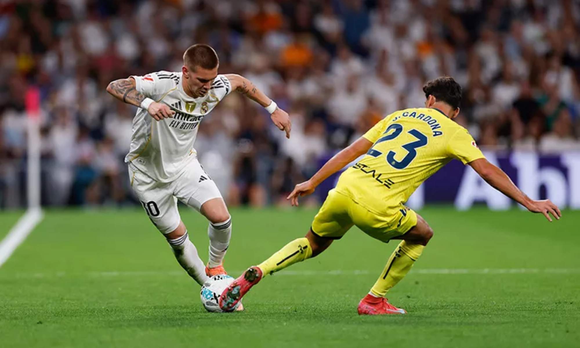 Franco Mastantuono ha acabado el partido contra el Villarreal con problemas en el isquio.