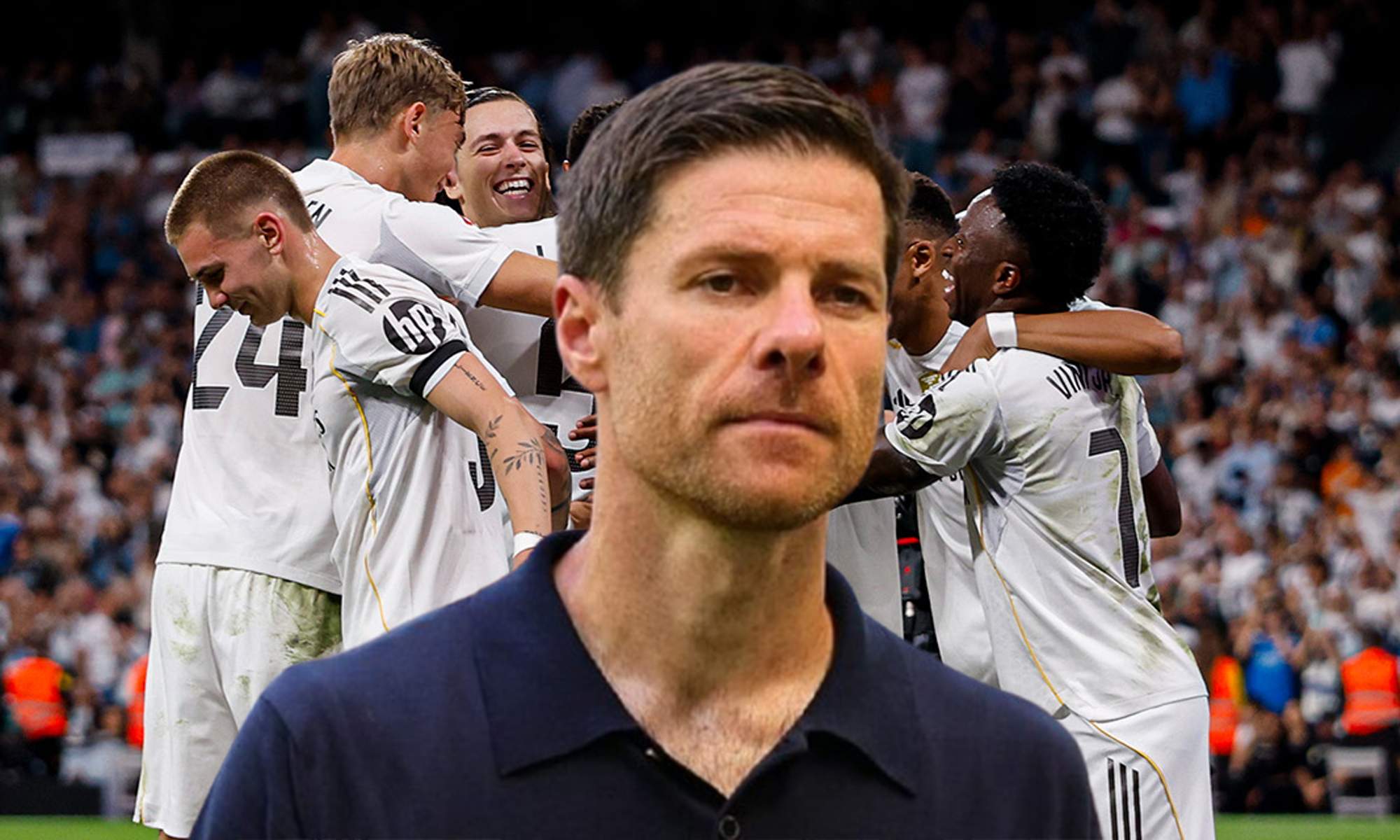 Xabi Alonso y jugadores del Real Madrid celebrando un gol. 
