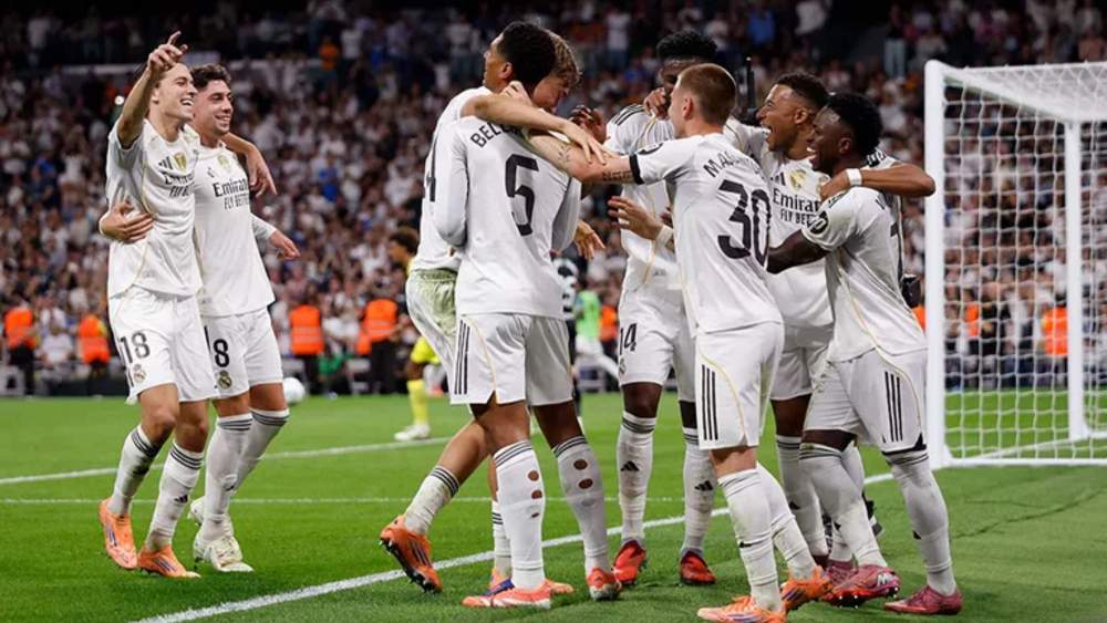 Los jugadores del Real Madrid, celebrando un gol contra el Villarreal en el encuentro de este sábado. Los jugadores del Real Madrid, celebrando un gol contra el Villarreal en el encuentro de este sábado.