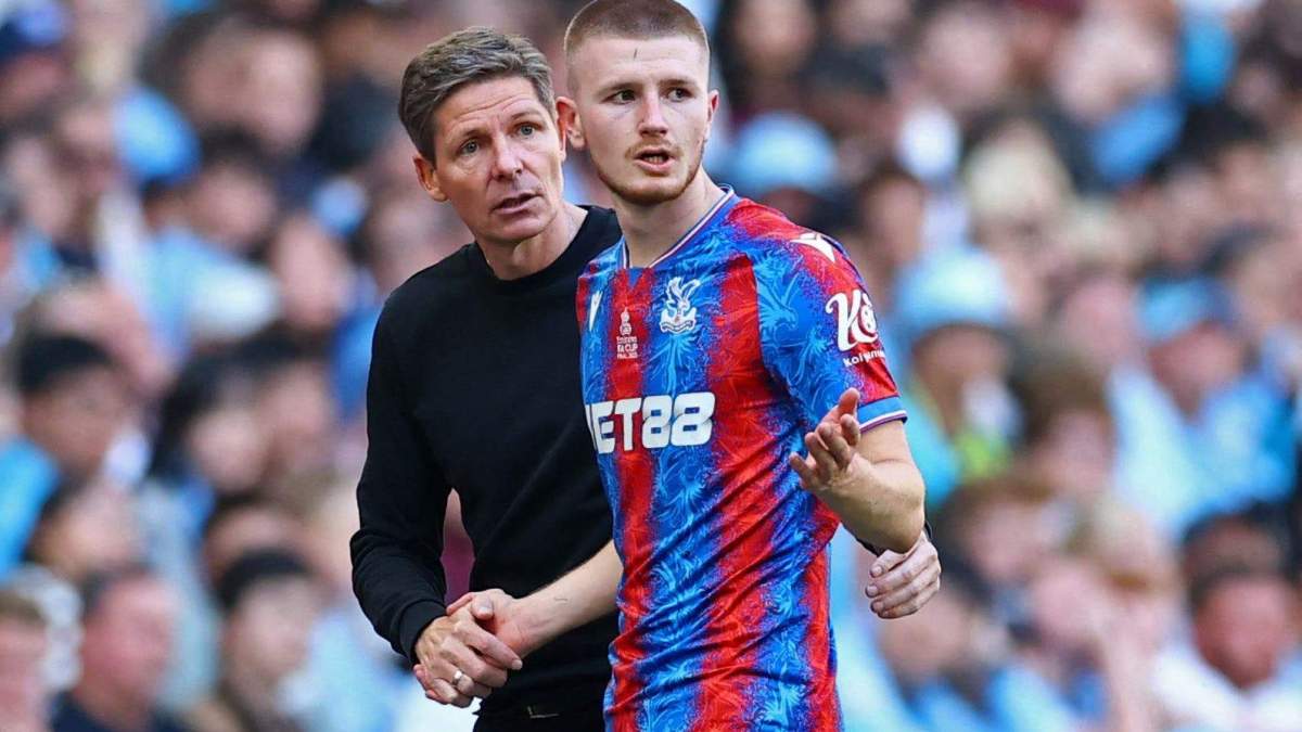 Oliver Glasner y Adam Wharton