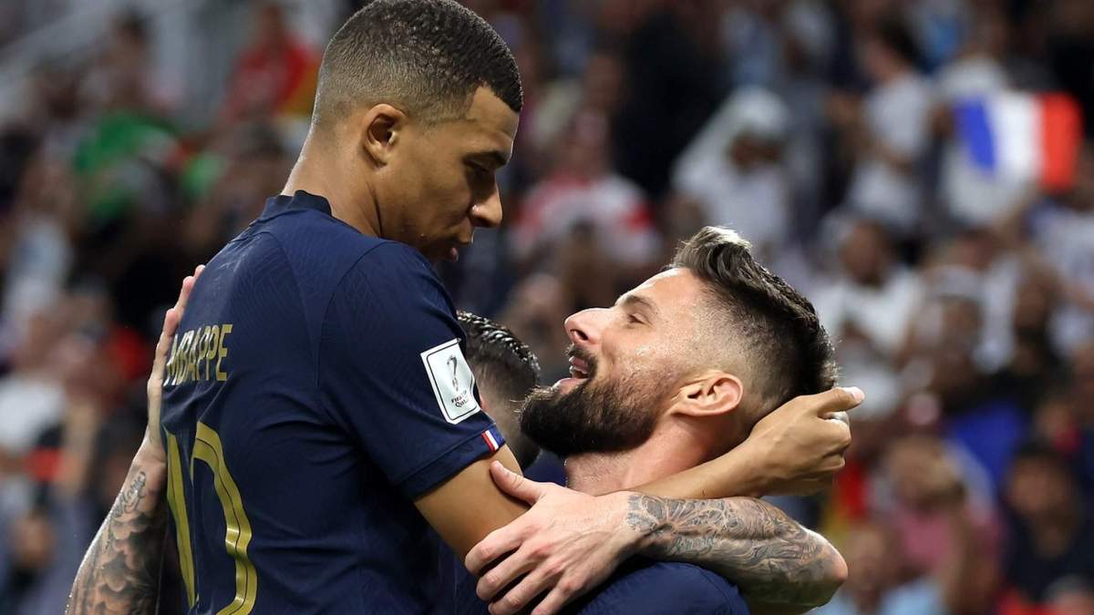 Kylian Mbappé y Olivier Giroud Kylian Mbappé y Olivier Giroud