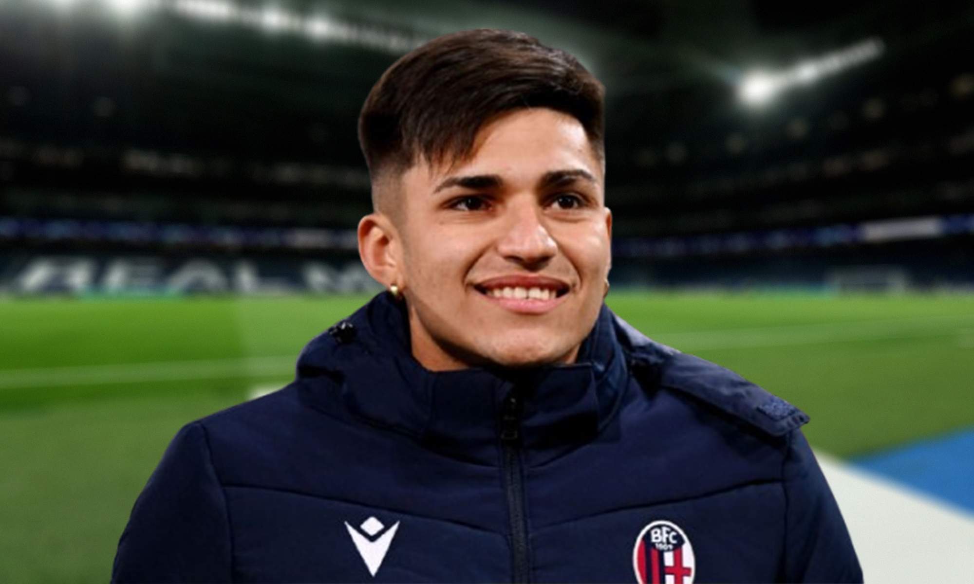 Santiago Castro con el chándal del Bolonia y el Santiago Bernabéu.