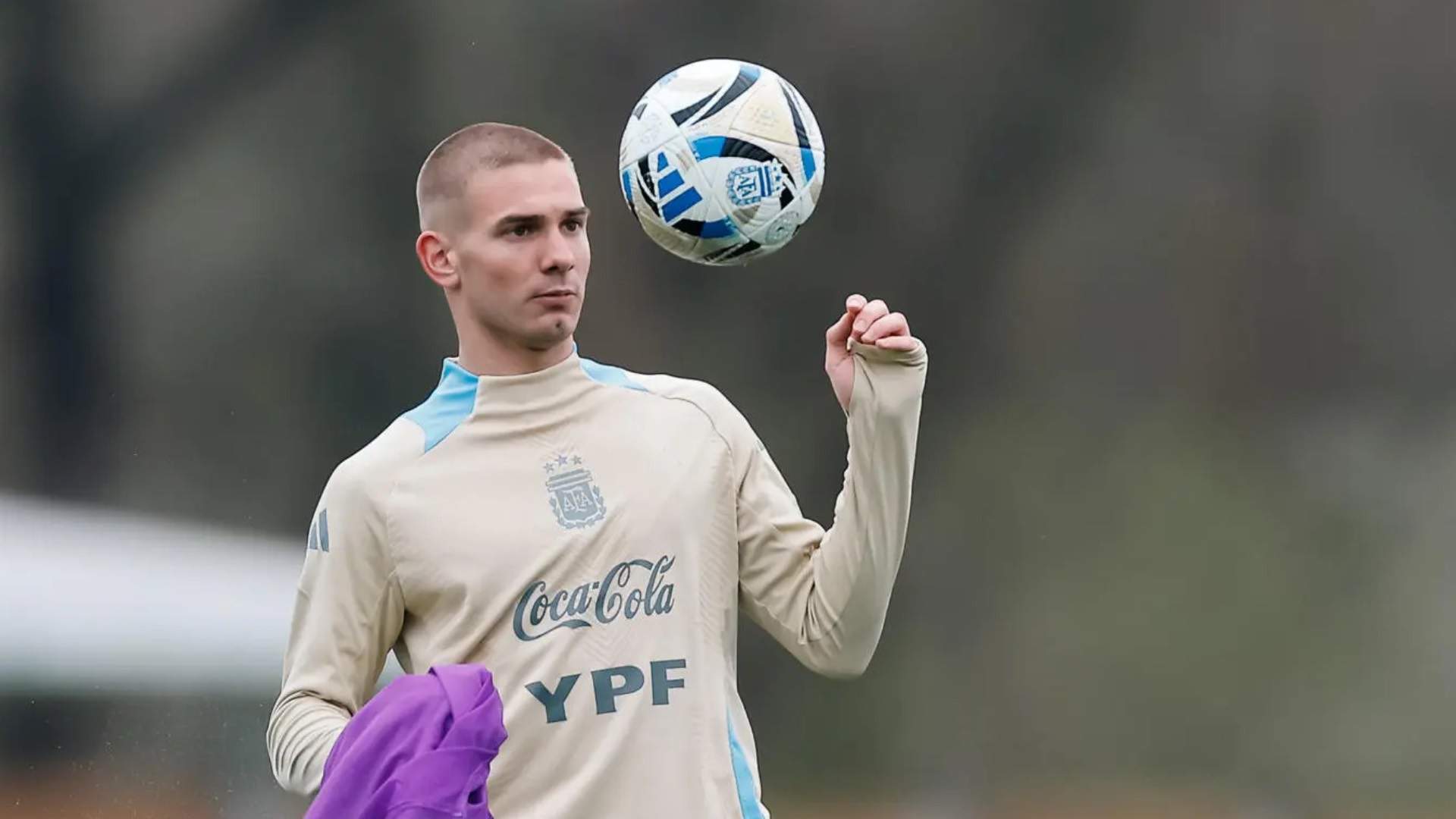 Mastantuono deja la selección: tiene una sobrecarga muscular