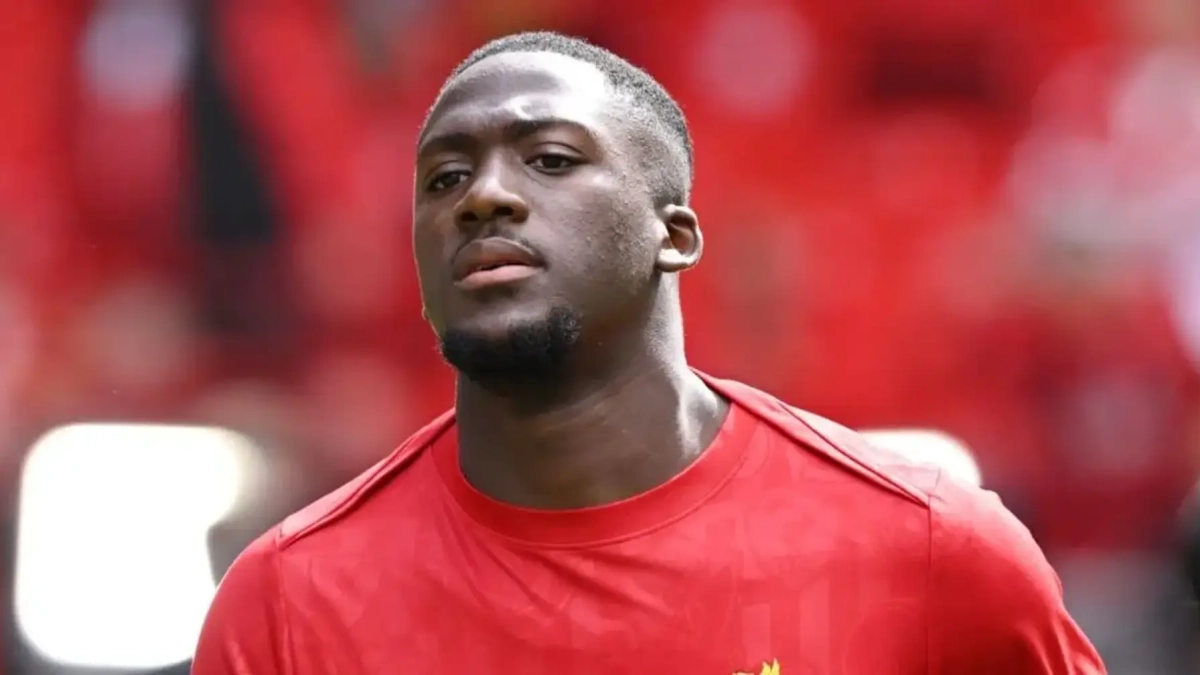 konate calentamiento liverpool