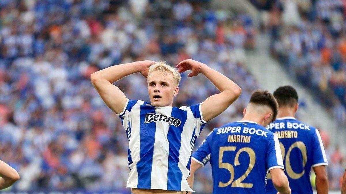 Victor Froholdt celebrando un gol con el Oporto Victor Froholdt celebrando un gol con el Oporto