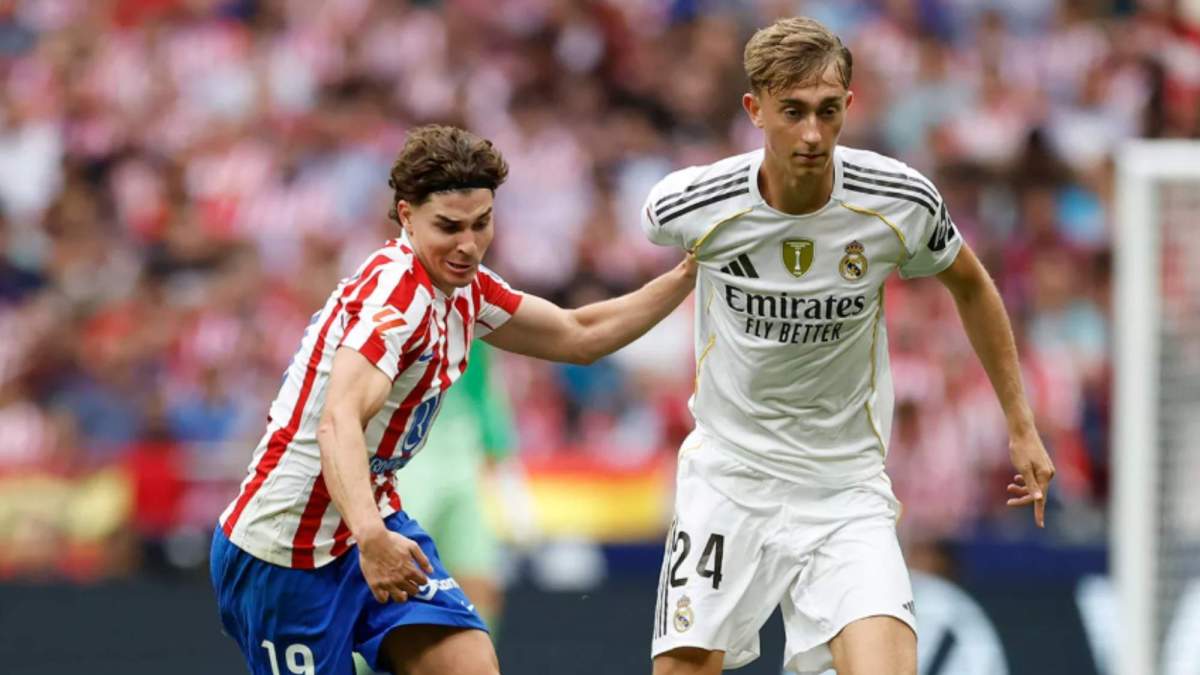 Huijsen durante el partido de hoy ante el Atlético Huijsen durante el partido de hoy ante el Atlético