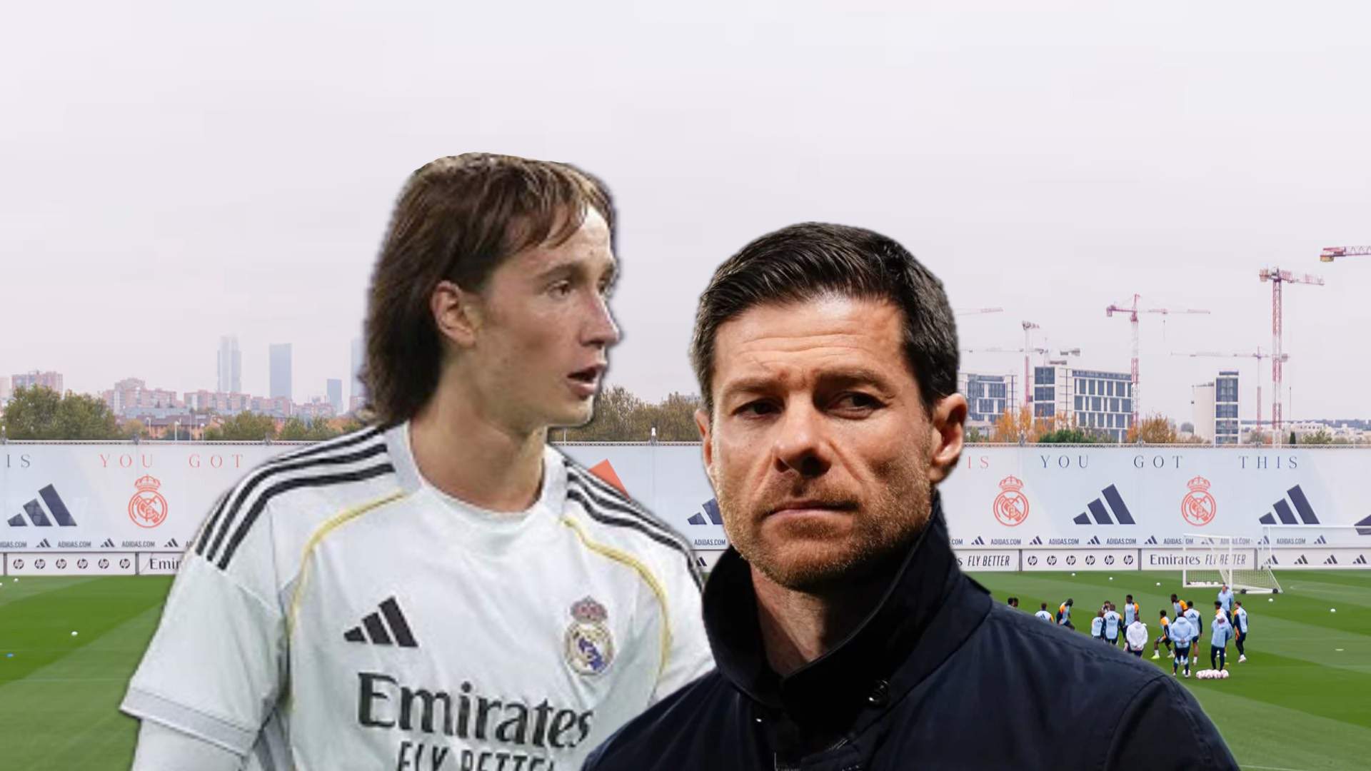 Joan Martínez levanta la mano en la cara de Xabi Alonso