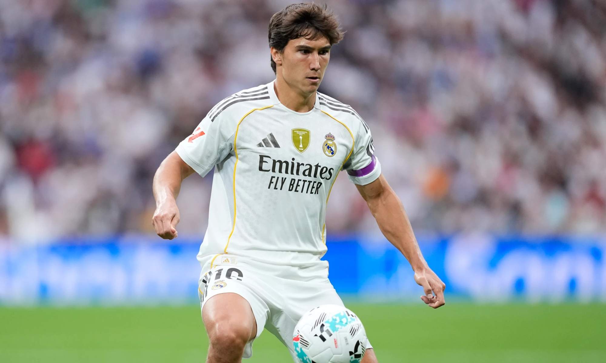 Gonzalo García, durante un partido de Liga de esta temporada del Real Madrid en el estadio Santiago Bernabéu.