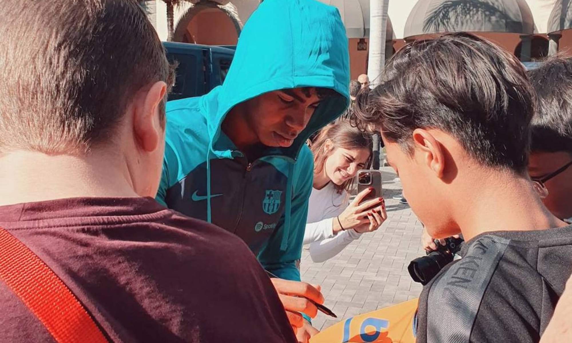 La medida que plantea Lamine Yamal con su firma: 'palo' a sus fans