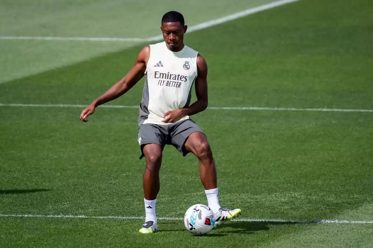 David Alaba entrenando con el Real Madrid.