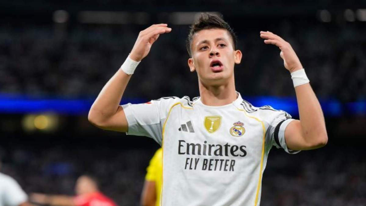 Arda Güler jaleando al Bernabéu