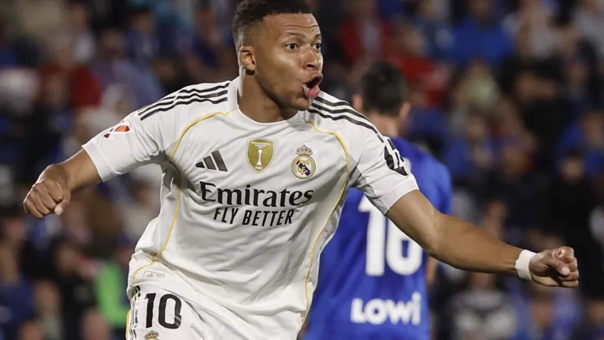 Kylian Mbappé celebra el gol ante el Getafe en el partido de esta noche en el Coliseum. Kylian Mbappé celebra el gol ante el Getafe en el partido de esta noche en el Coliseum.