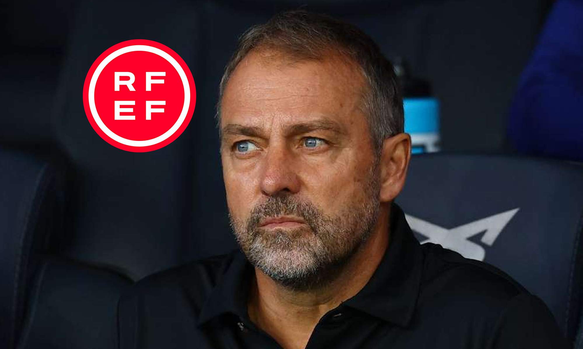 Hansi Flick y el logo de la RFEF.