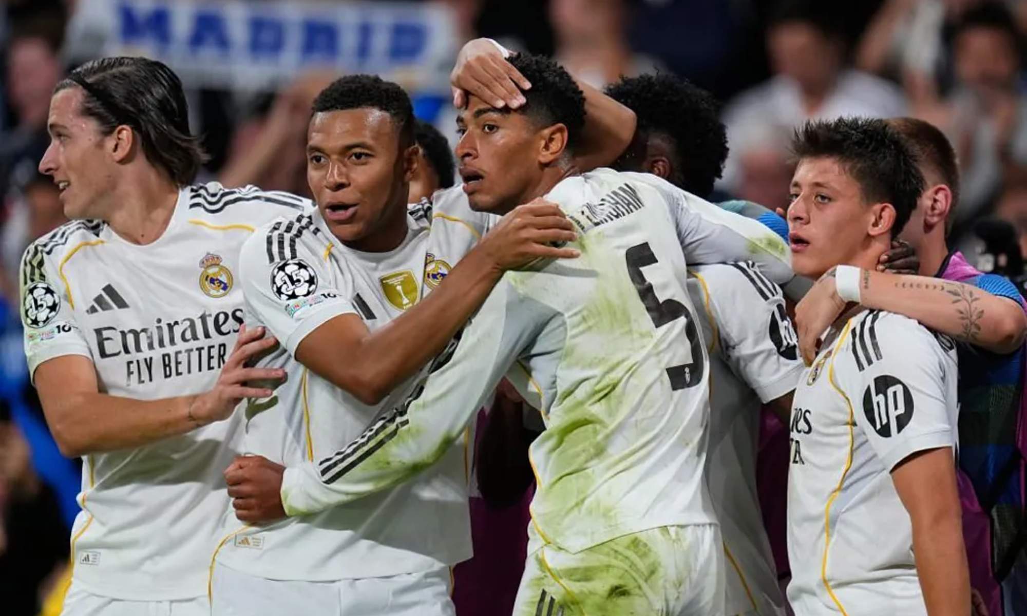 Jude Bellingham, con algunos de sus compañeros, celebra el gol del Real Madrid ante la Juventus.