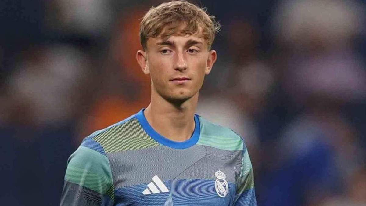 Dean Huijsen durante un calentamiento con el Real Madrid. Dean Huijsen durante un calentamiento con el Real Madrid.