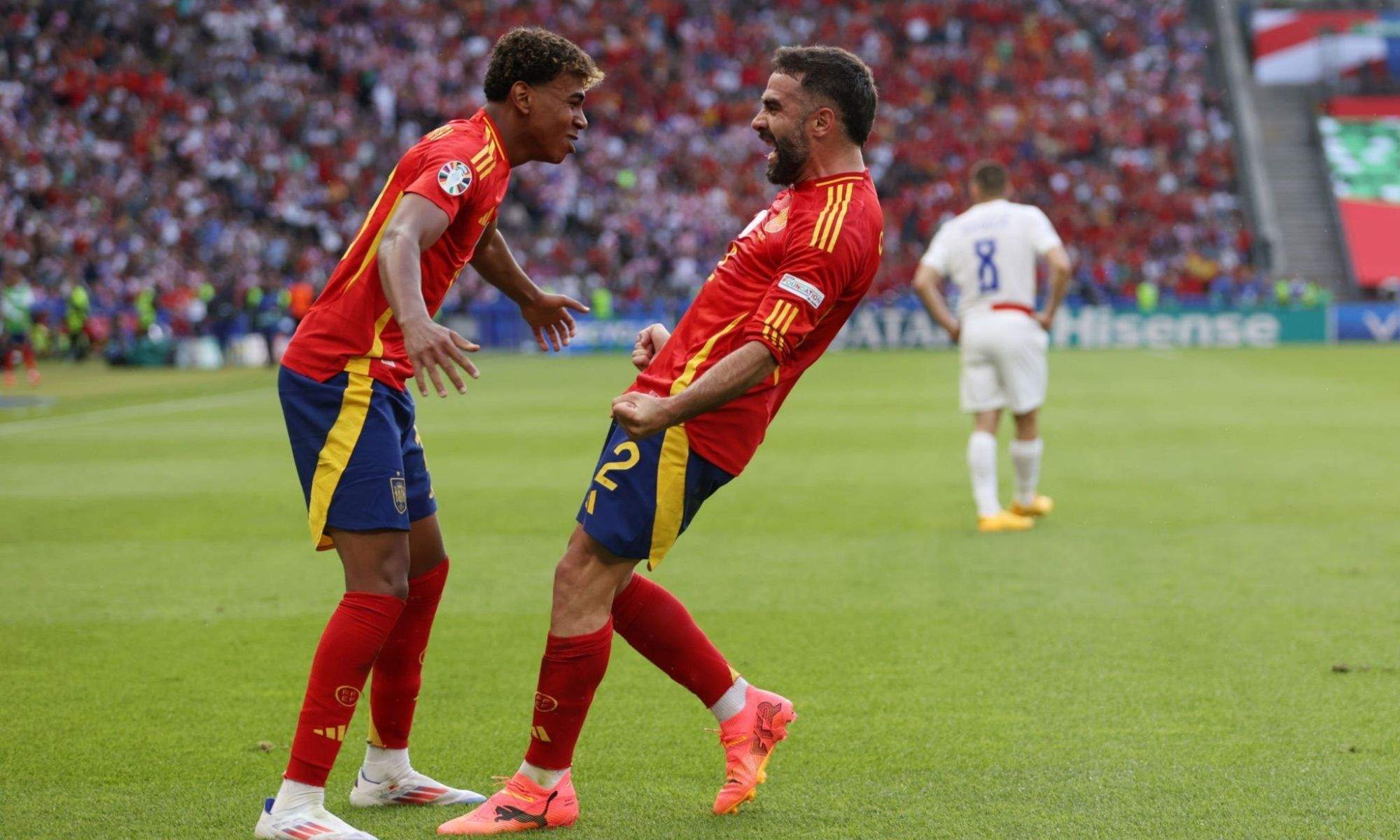 Dani Carvajal buscará a Lamine Yamal después de terminar el Clásico en el Santiago Bernabéu Dani Carvajal buscará a Lamine Yamal después de terminar el Clásico en el Santiago Bernabéu