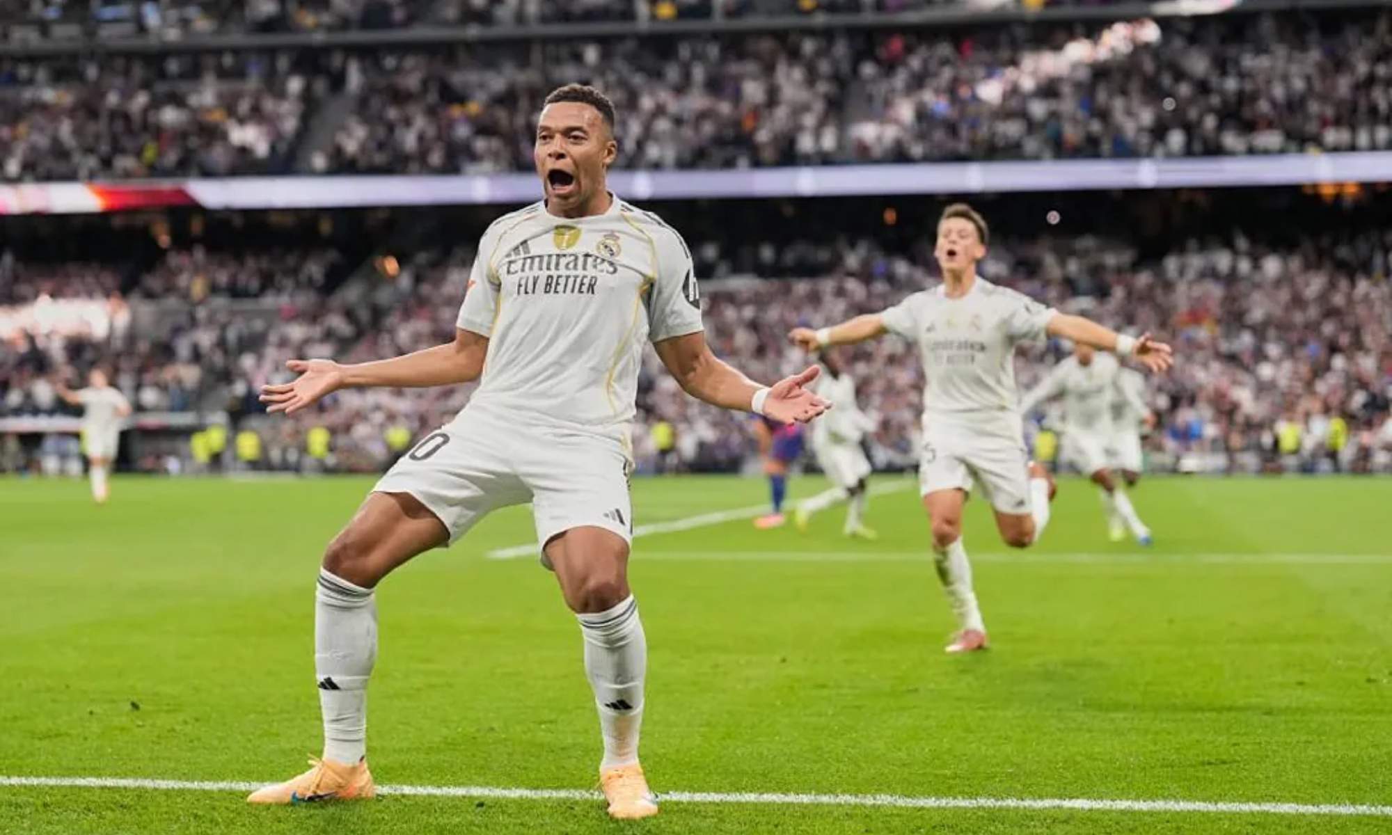 Kylian Mbappé, celebrando el primer gol del Real Madrid en el Clásico de esta tarde en el Bernabéu contra el Barça. Kylian Mbappé, celebrando el primer gol del Real Madrid en el Clásico de esta tarde en el Bernabéu contra el Barça.