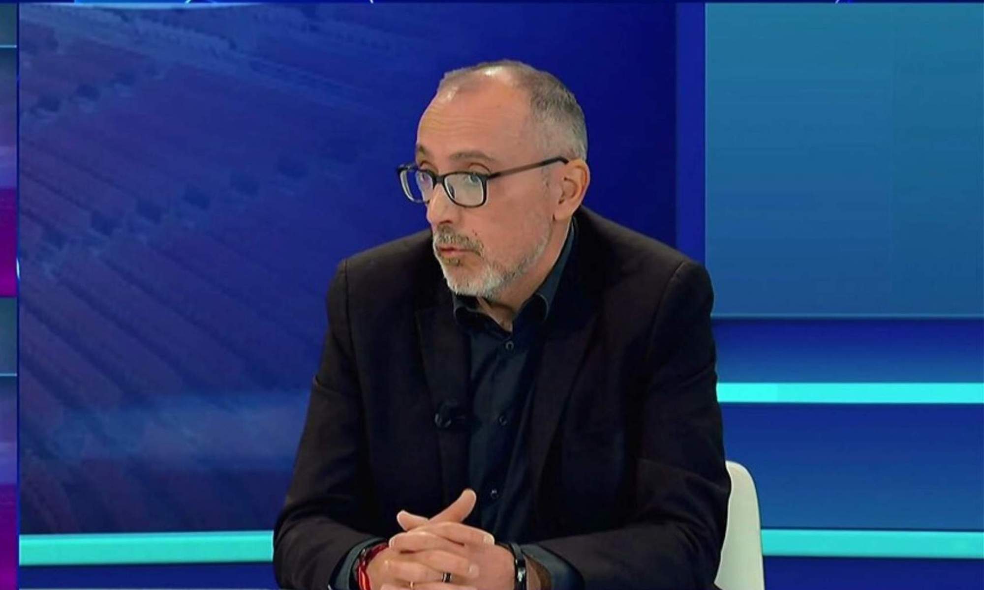 Real Madrid TV estalla contra el "arbitraje sibilino" de Soto Grado: "Es un milagro" Real Madrid TV estalla contra el "arbitraje sibilino" de Soto Grado: "Es un milagro"