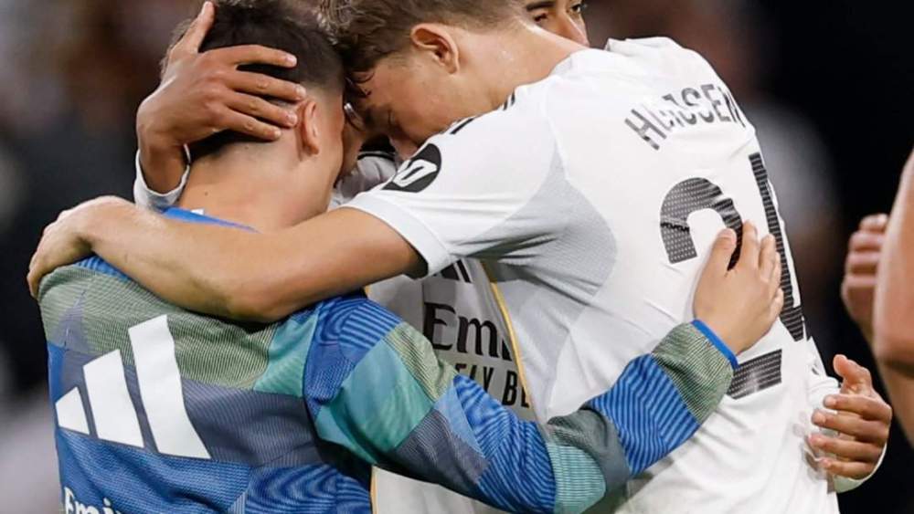 jugadores realmadrid abrazo jugadores realmadrid abrazo