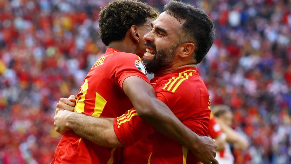 carvajal abrazo lamine yamal carvajal abrazo lamine yamal