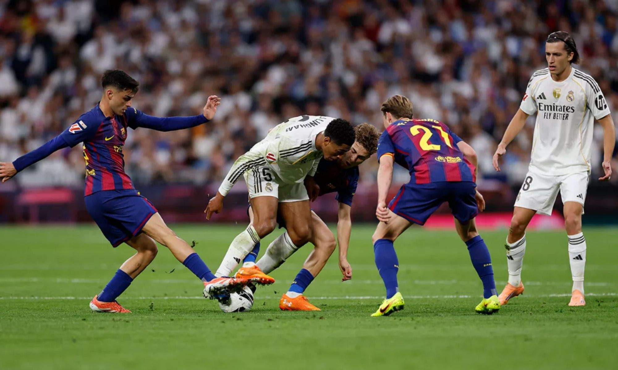 Pedri es uno de los jugadores más señalados por lo ocurrido en el Clásico del Santiago Bernabéu Pedri es uno de los jugadores más señalados por lo ocurrido en el Clásico del Santiago Bernabéu