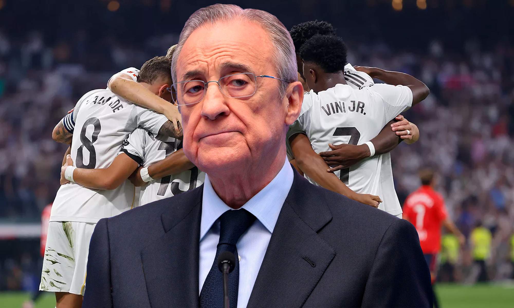 Florentino Pérez y jugadores del Real Madrid dándose un abrazo.  Florentino Pérez y jugadores del Real Madrid dándose un abrazo.