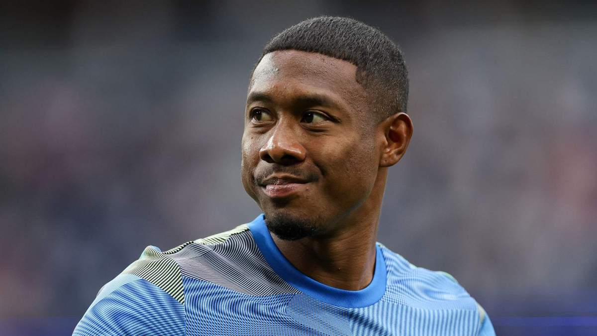 David Alaba en un calentamiento con el Real Madrid.