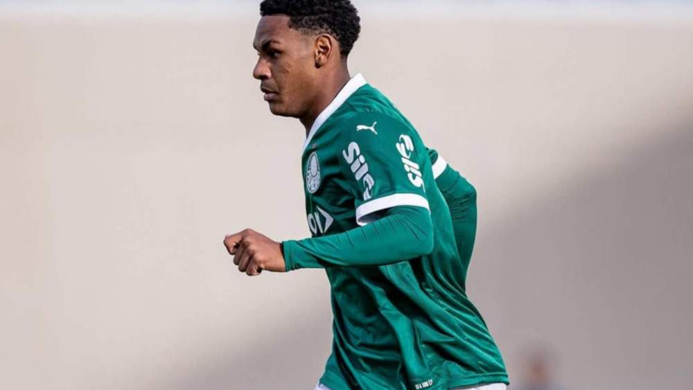 Dudú ha impactado en el Palmeiras, jugando aún con el equipo Sub-17. Dudú ha impactado en el Palmeiras, jugando aún con el equipo Sub-17.