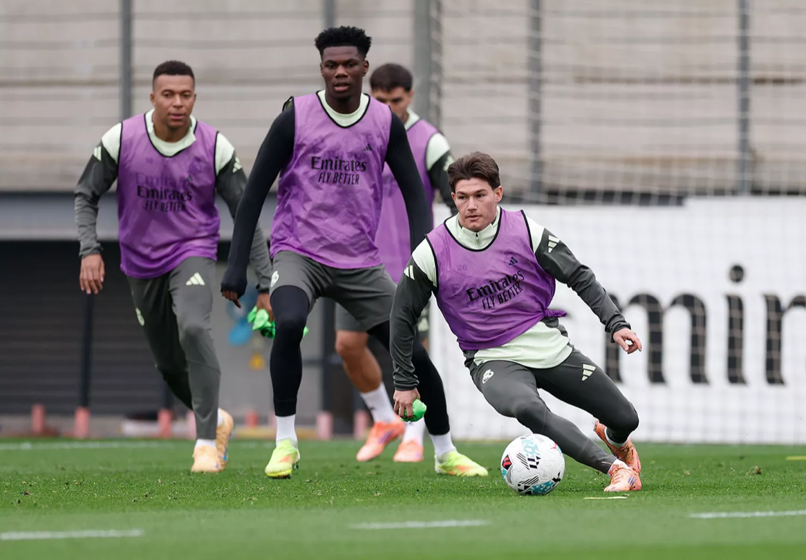 El Real Madrid vuelve a entrenar tras el Clásico: 3 bajas confirmadas ante el Valencia