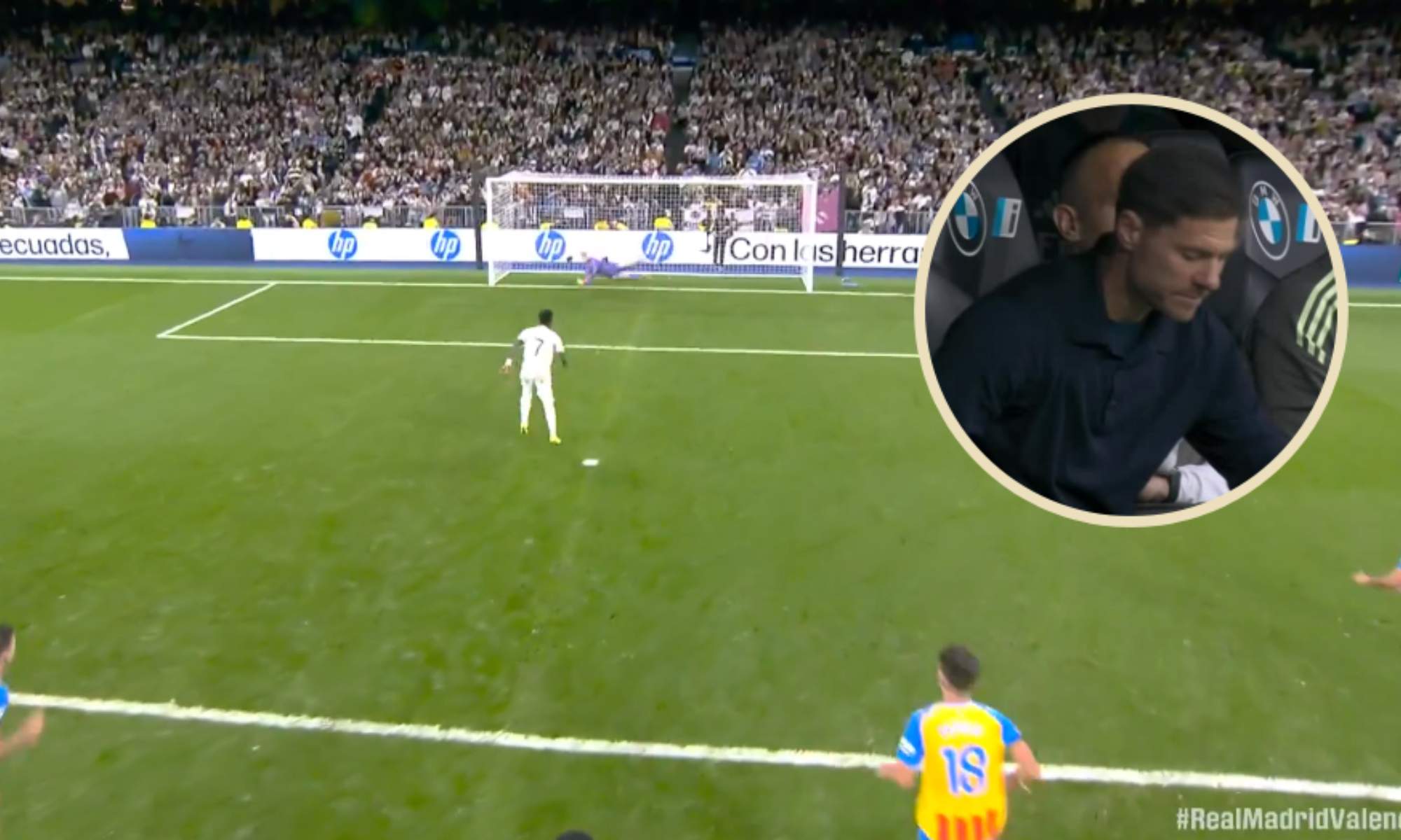 Xabi Alonso no ha encajado nada bien el penalti que ha tirado Vinicius ante el Valencia.