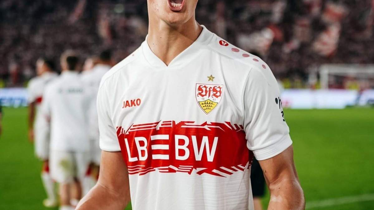 Chema Andrés jugando un partido con el Stuttgart.