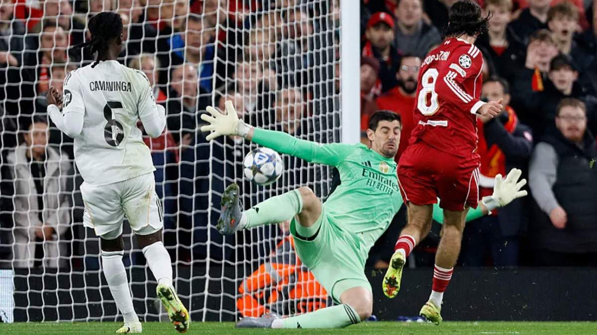 Thibaut Courtois, parando una ocasión clara de gol de Dominik Szoboszlai. Thibaut Courtois, parando una ocasión clara de gol de Dominik Szoboszlai.