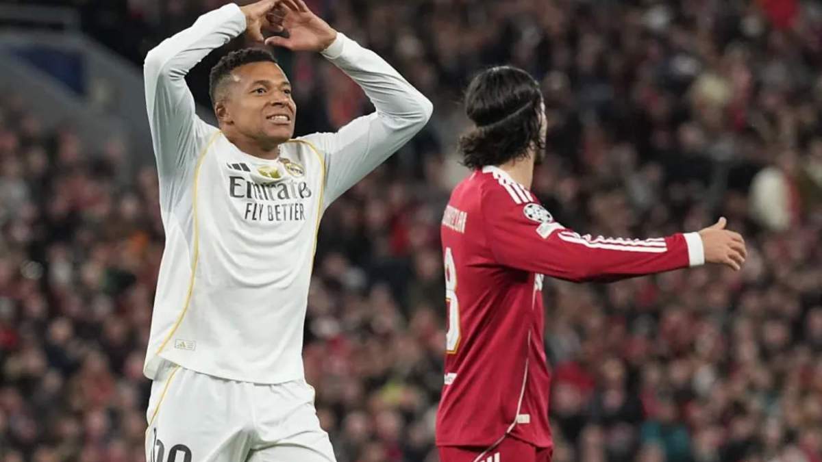 Kylian Mbappé, lamentándose de un fallo durante el encuentro del Real Madrid contra el Liverpool. Kylian Mbappé, lamentándose de un fallo durante el encuentro del Real Madrid contra el Liverpool.