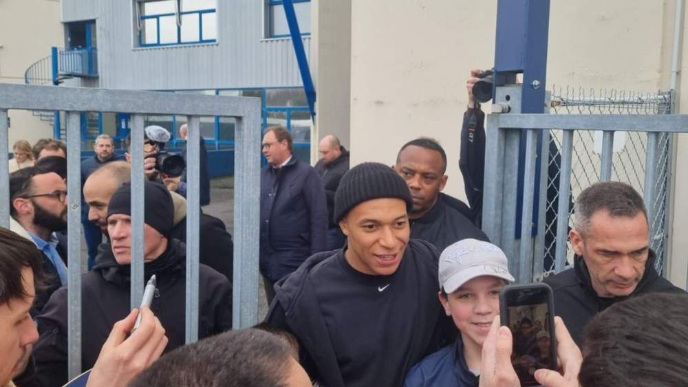 Kylian Mbappé, en una visita que realizó a Francia para asistir a un partido del Caen durante la temporada pasada.