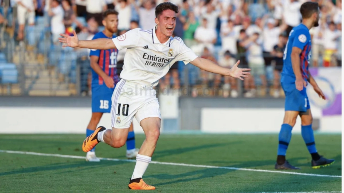 Arribas celebrando un gol con el Castilla
