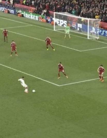 Jugada de Trent que expone el gran problema del Real Madrid