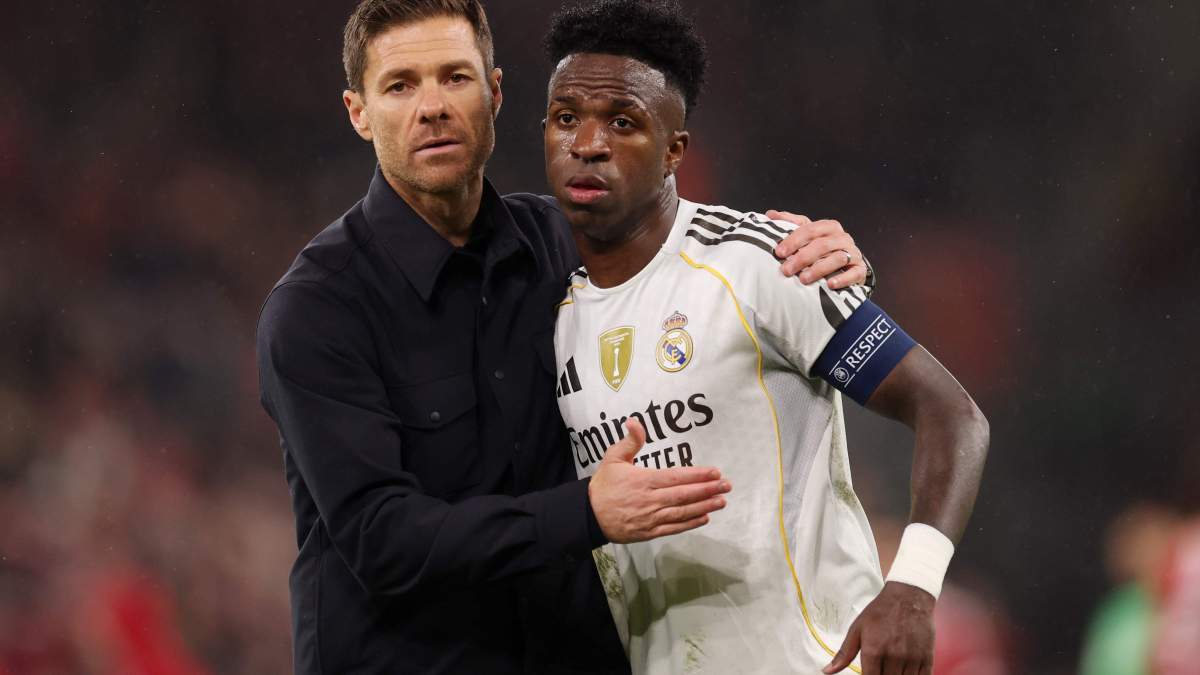 Vinícius Júnior y Xabi Alonso durante un partido del Real Madrid. Vinícius Júnior y Xabi Alonso durante un partido del Real Madrid.