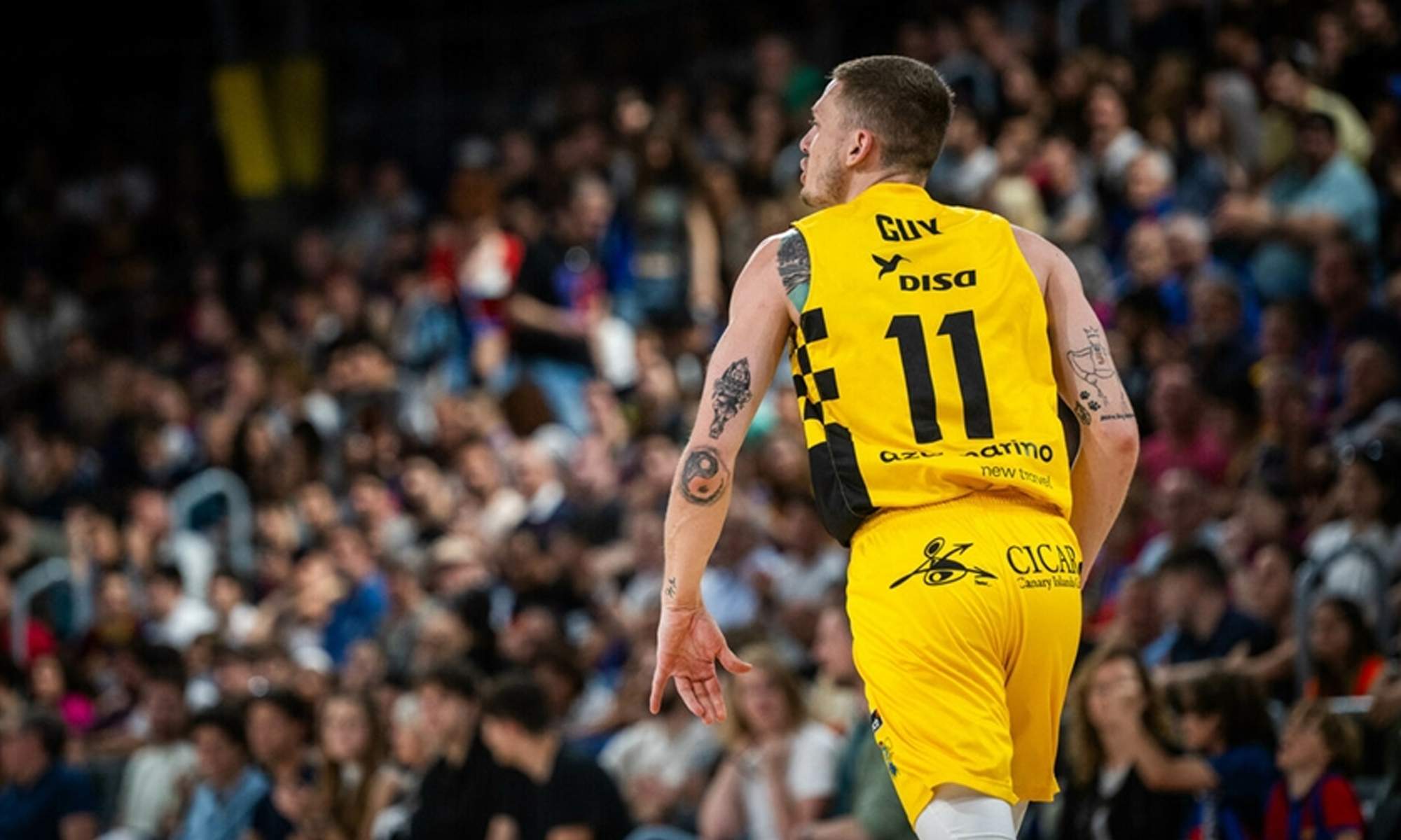 Kyle Guy jugando un partido.