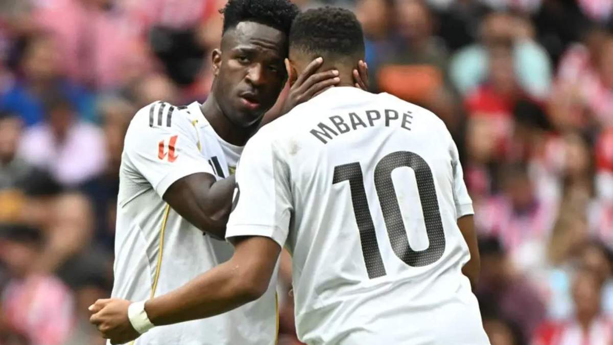 Vinícius Júnior y Kylian Mbappé jugando un partido con el Real Madrid. Vinícius Júnior y Kylian Mbappé jugando un partido con el Real Madrid.