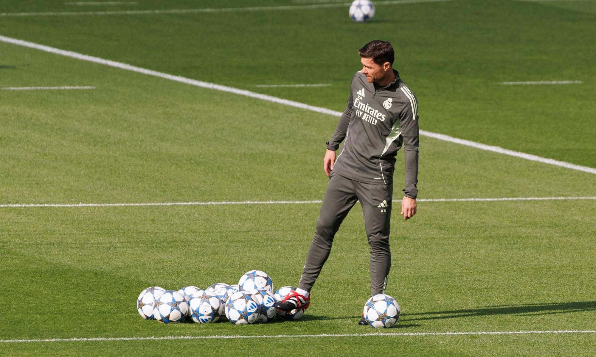 Xabi Alonso durante un entrenamiento con el Real Madrid. 