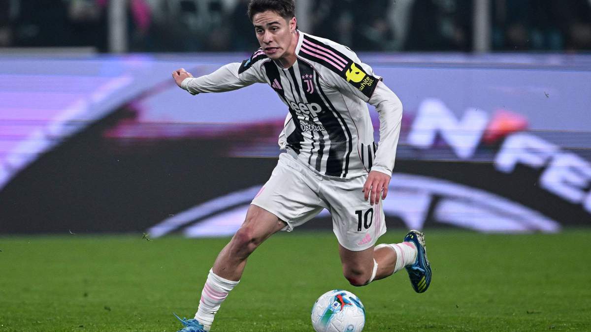 Yildiz jugando un partido con la Juventus. Yildiz jugando un partido con la Juventus.