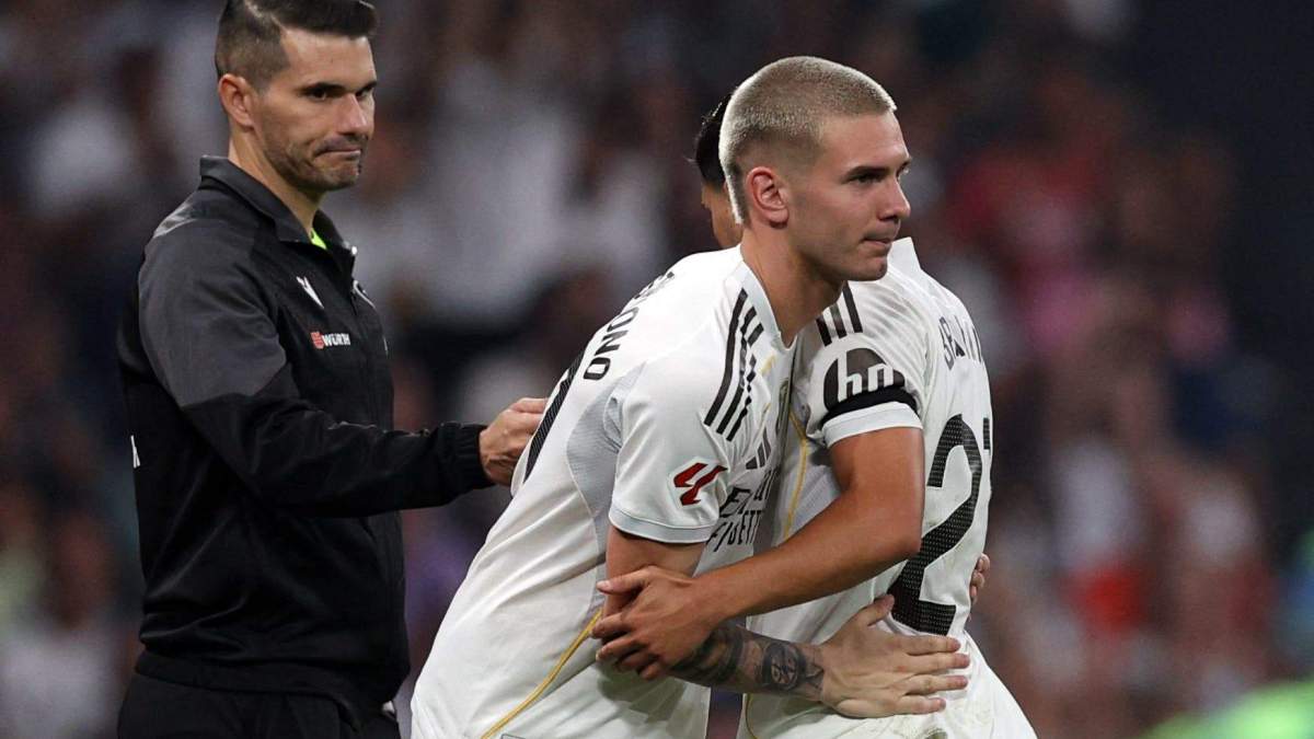 Franco Mastantuono con el Real Madrid durante un cambio. Franco Mastantuono con el Real Madrid durante un cambio.