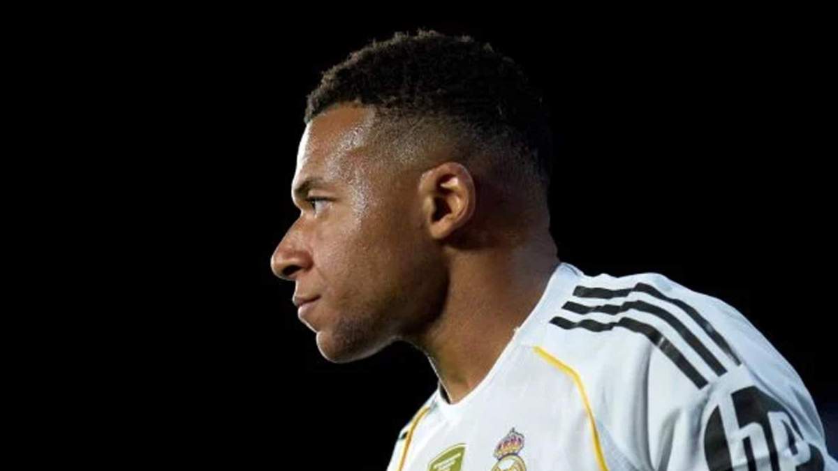 Kylian Mbappé jugando un partido con el Real Madrid. Kylian Mbappé jugando un partido con el Real Madrid.