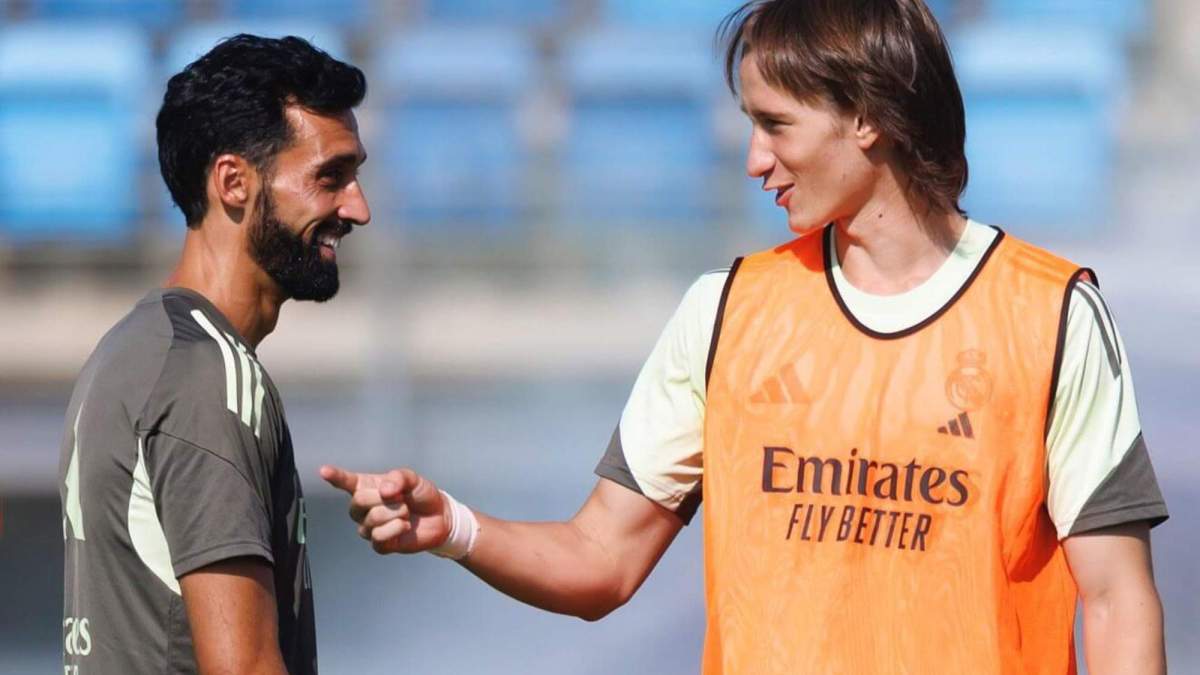 Álvaro Arbeloa y Joan Martínez, durante un entrenamiento de este verano en Valdebebas.