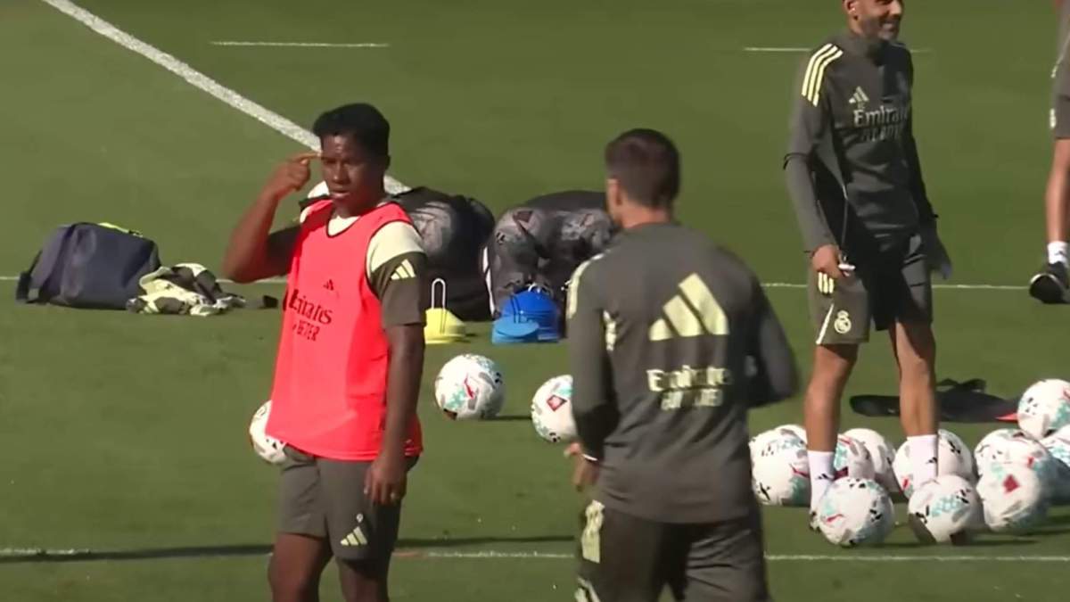 Endrick Felipe, con Xabi Alonso, durante un entrenamiento durante este verano con el Real Madrid. Endrick Felipe, con Xabi Alonso, durante un entrenamiento durante este verano con el Real Madrid.