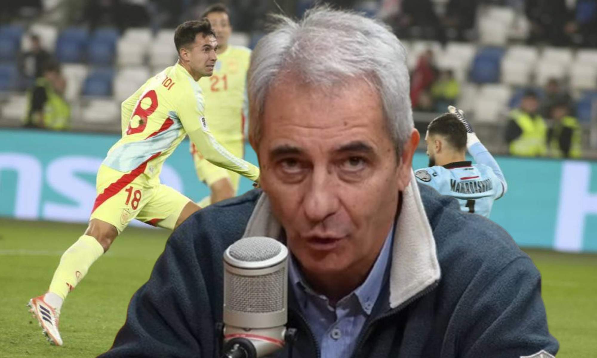 Manolo Lama y una foto de Martín Zubimendi jugando con España.